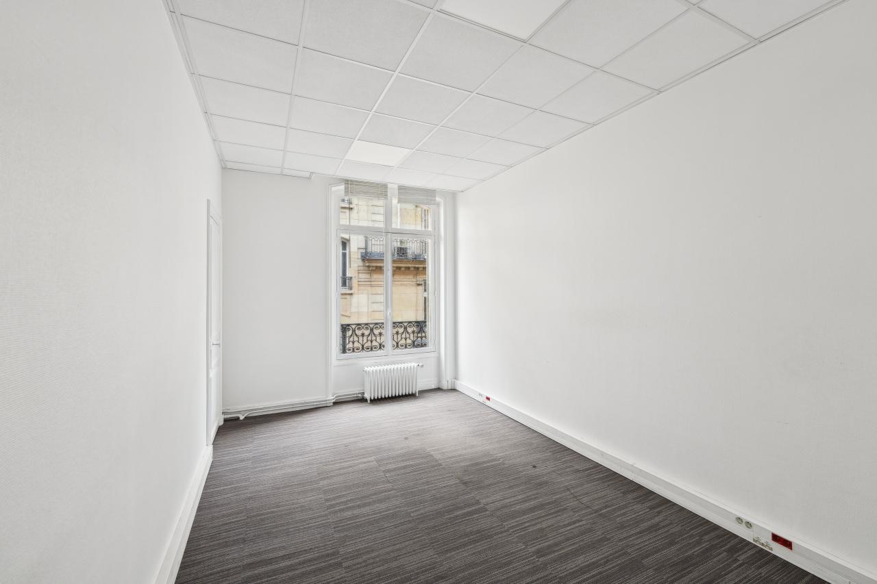 Bureau Paris 352m² Location bureau Paris OLBUR2422437 3